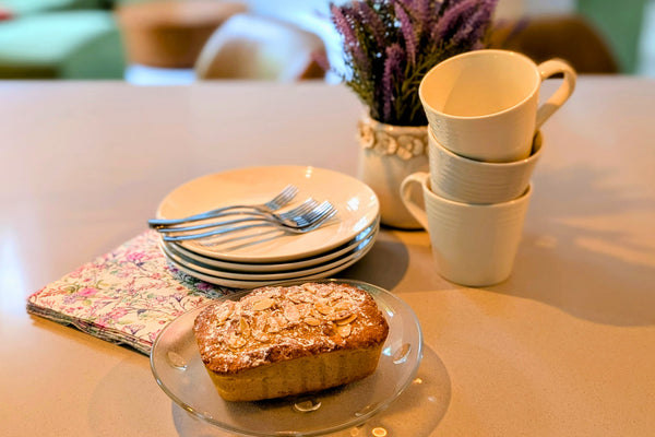 🍰 Ma’s Vegan Cakes – New Batch incl. Almond Croissant Cakes!