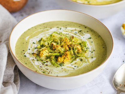 🥣 Cauliflower Soup – Creamy, Golden & Comforting