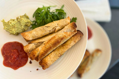 Taquitos de Frijoles y Queso