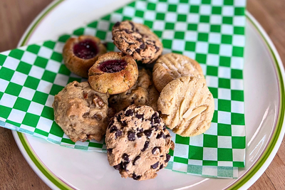 🍪 Nonna’s Cookies – Homemade Assorted Treats